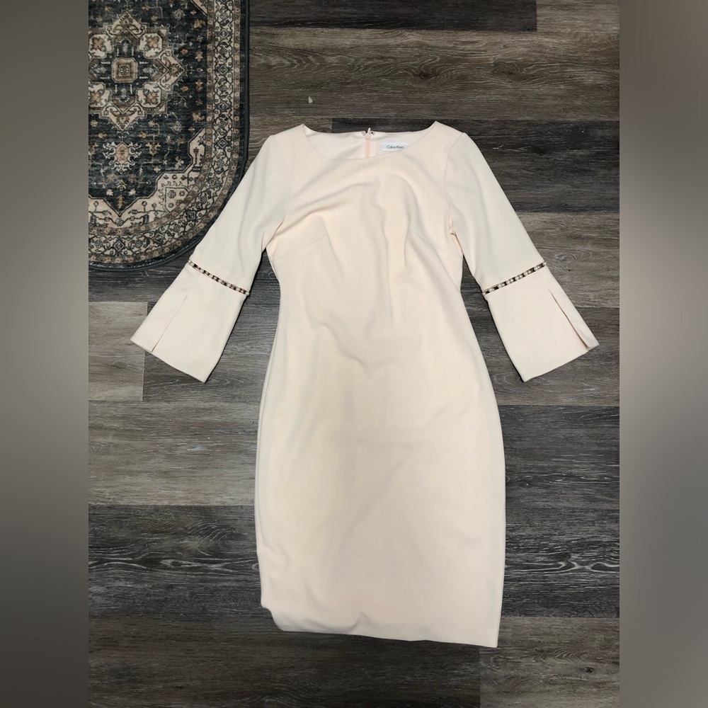 Calvin Klein Women’s Light Pink Sheath Dress with Bell Sleeves Size 4